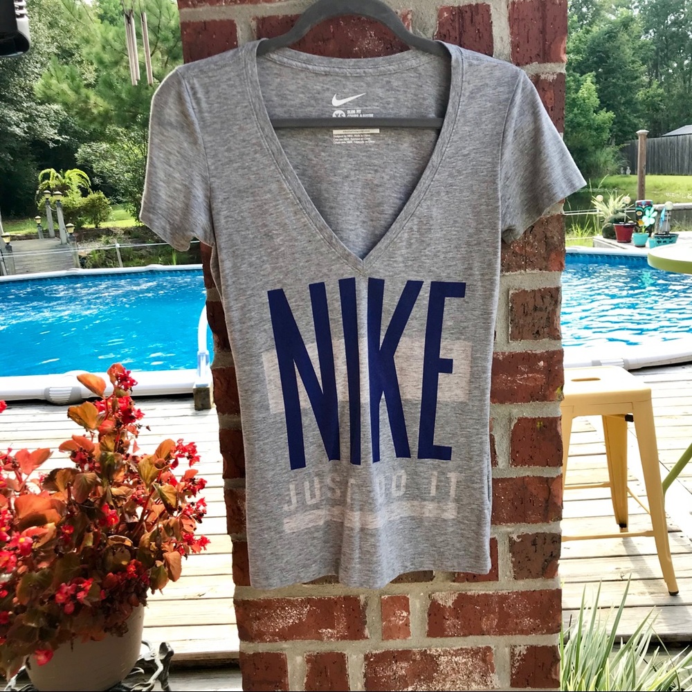 ⚜️ Ladies Nike T-Shirt